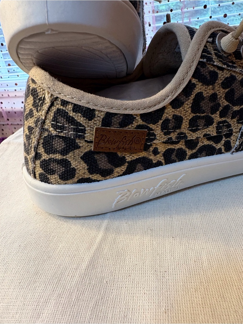 Blowfish Malibu Sneakers (NWOT) - Picture 5 of 7